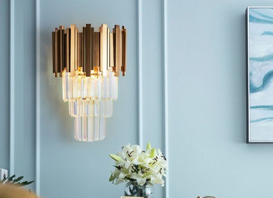 Lámpara de pared de lujo de metal dorado moderno Lámpara de pared de cristal de hierro para interiores