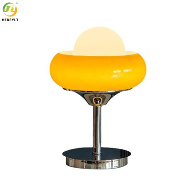 La tarta de cristal del huevo del Bauhaus de la lámpara de mesita de noche del metal amarillo del LED forma 40W