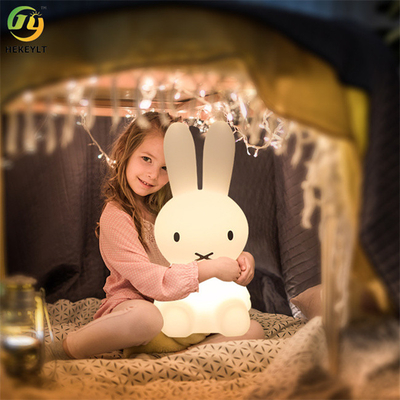 Lámpara blanca material teledirigida del conejo del RGB Dimmable PE para el dormitorio
