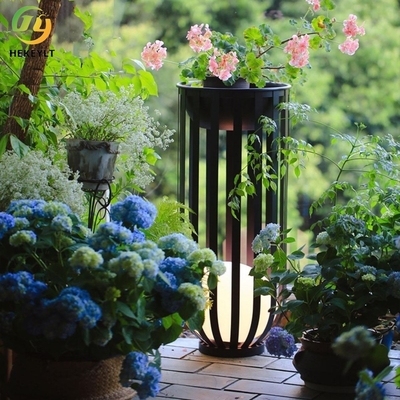 Flor solar del balcón de la luz del jardín del césped del jardín del paisaje en conserva de la luz de la terraza al aire libre del chalet